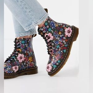 Dr. Martens 1460 Pascal Wanderlust Boots Size 7